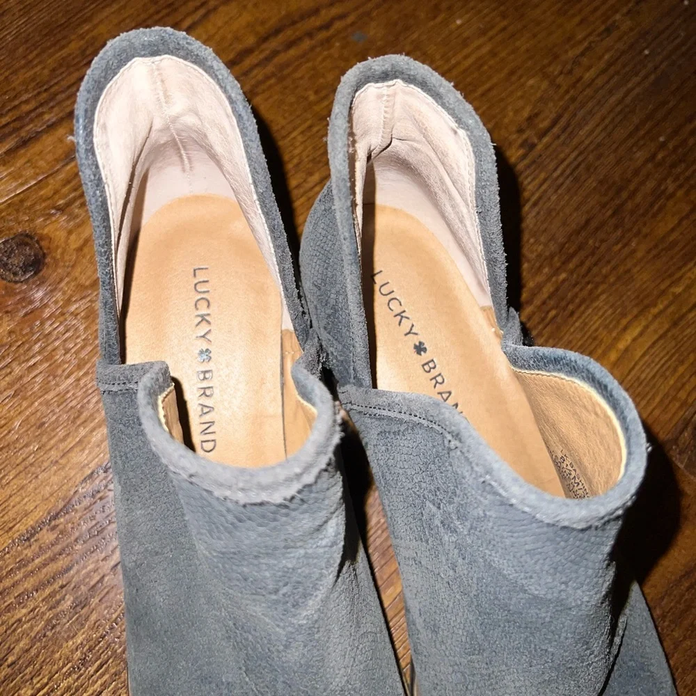 Lucky Brand Gray Snakeskin Leather Low Block Heel Ankle Boots Size 8.5 - Picture 6 of 9